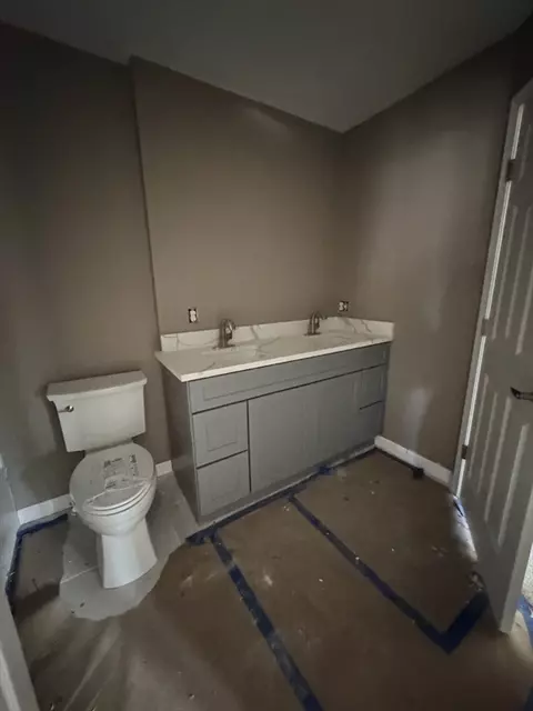 Bath - 52 Warner Ave, Worcester, MA 01604 photo 2 of 2