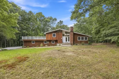 18 Munn Rd, Monson, MA 01057