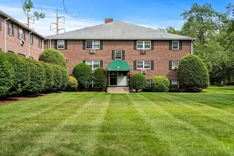 96 Richardson Rd #A5, Chelmsford, MA 01863