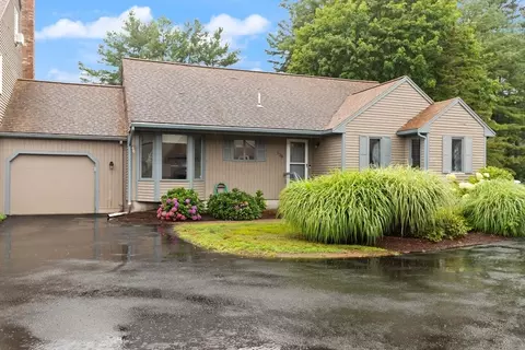 138 Copperwood Dr #138, Stoughton, MA 02072