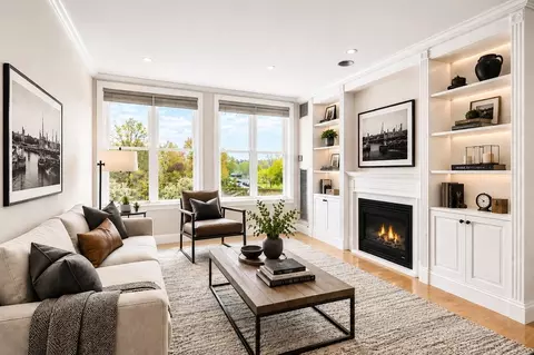 73 Chelsea St #305, Boston, MA 02129