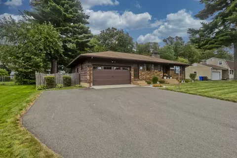 Exterior - 63 Pine Acre Rd, Springfield, MA 01129 photo 2 of 8