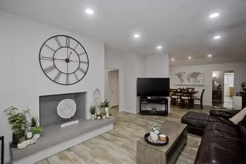 Living - 63 Pine Acre Rd, Springfield, MA 01129 photo 2 of 4