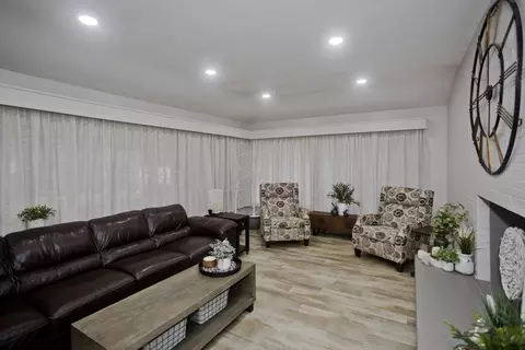 Living - 63 Pine Acre Rd, Springfield, MA 01129 photo 1 of 4