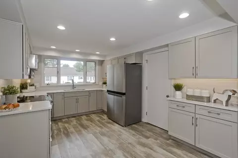 Kitchen - 63 Pine Acre Rd, Springfield, MA 01129 photo 2 of 4