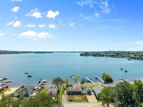 17 Shore Ave, Lakeville, MA 02347