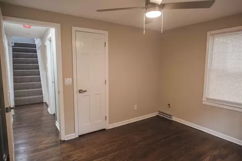 Entry Way - 109 Powell Ave, Springfield, MA 01118 photo 3 of 6