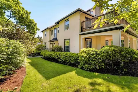 Exterior - 17 Chesham Rd, Brookline, MA 02445 photo 2 of 8