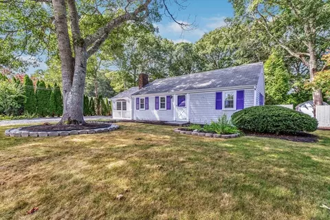 67 Lakefield Rd, Yarmouth, MA 02664