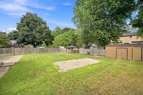 Exterior - 63 Martel Rd, Springfield, MA 01119 photo 5 of 13