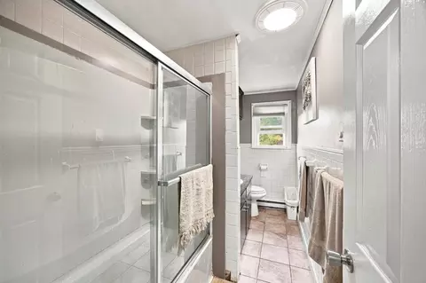 Bath - 63 Martel Rd, Springfield, MA 01119 photo 2 of 3