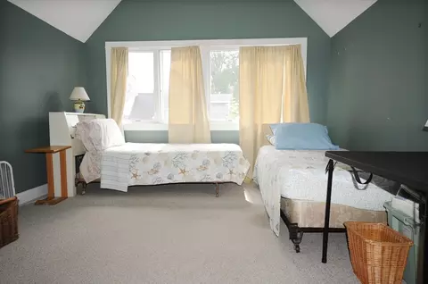 Bedroom - 48 Highland Ave Onset, Wareham, MA 02558 photo 2 of 6