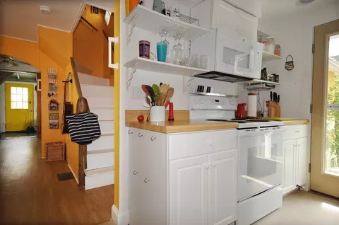 Kitchen - 48 Highland Ave Onset, Wareham, MA 02558 photo 2 of 4