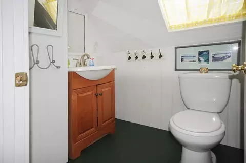 Bath - 48 Highland Ave Onset, Wareham, MA 02558 photo 3 of 4
