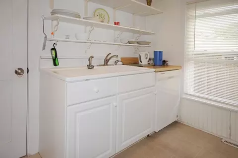 Kitchen - 48 Highland Ave Onset, Wareham, MA 02558 photo 4 of 4