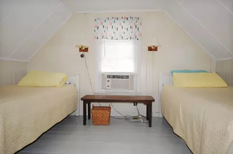 Bedroom - 48 Highland Ave Onset, Wareham, MA 02558 photo 4 of 6