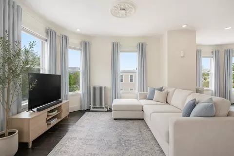28 Church St #3, Boston, MA 02122