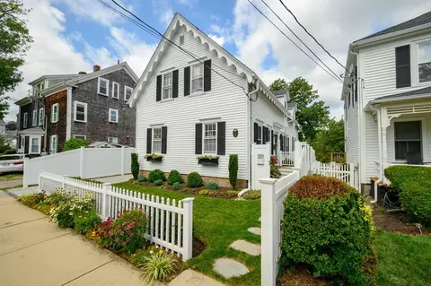 2 Atlantic St, Plymouth, MA 02360