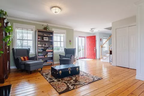Entry Way - 9 White Rd, Mendon, MA 01756 photo 1 of 3