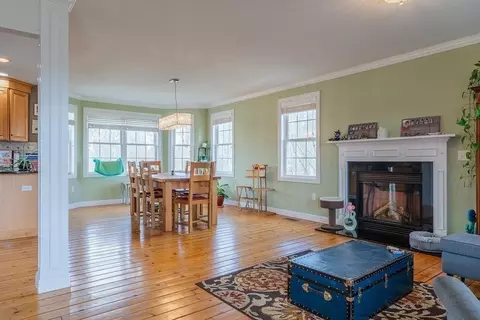 Living - 9 White Rd, Mendon, MA 01756 photo 1 of 5