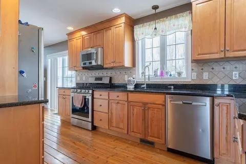 Kitchen - 9 White Rd, Mendon, MA 01756 photo 1 of 2