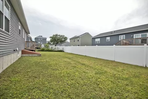 Exterior - 53 Pulaski St, Fall River, MA 02721 photo 3 of 6
