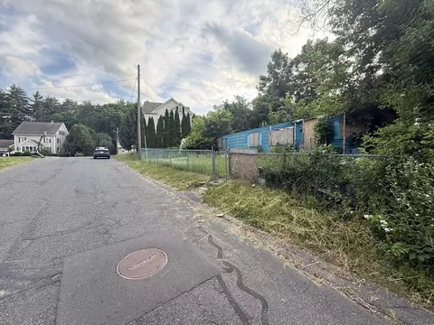 9 Milner St, Ware, MA 01082 photo 2