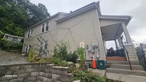 51 Chilmark St, Worcester, MA 01604 photo 2