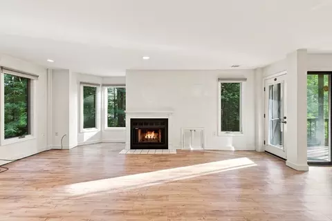 Living - 770 Salisbury #322, Worcester, MA 01609 photo 3 of 6