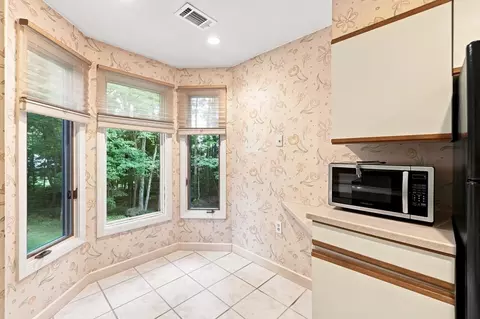 Kitchen - 770 Salisbury #322, Worcester, MA 01609 photo 5 of 5