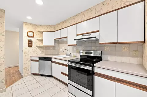 Kitchen - 770 Salisbury #322, Worcester, MA 01609 photo 2 of 5