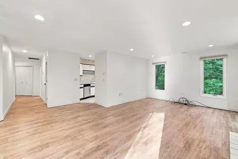 Living - 770 Salisbury #322, Worcester, MA 01609 photo 6 of 6