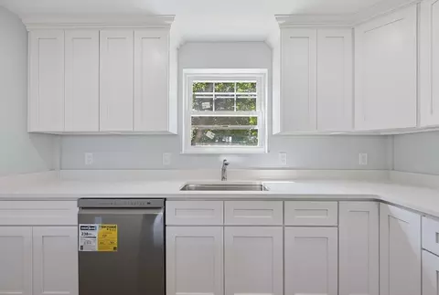 Kitchen - 28 Hazelnut Pl, Dedham, MA 02026 photo 5 of 6
