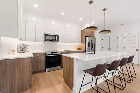 228 Washington St #3, Brighton, MA 02135