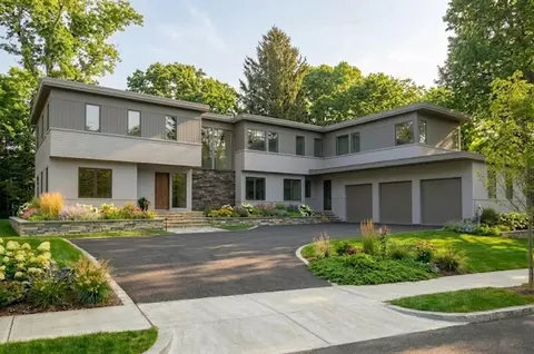 18 Annawan Rd, Waban, MA 02468