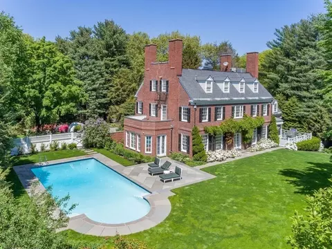 Exterior - 71 Sears Rd, Brookline, MA 02445 photo 5 of 5