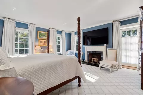 Bedroom - 71 Sears Rd, Brookline, MA 02445 photo 1 of 1