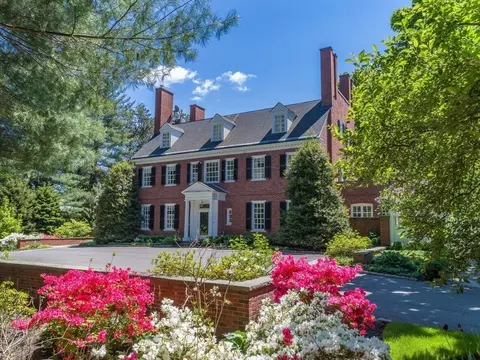 Exterior - 71 Sears Rd, Brookline, MA 02445 photo 1 of 5