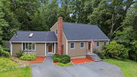 9 Westgate Rd, Billerica, MA 01862
