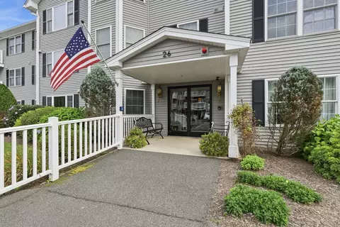 26 Greenleaves Dr #611, Amherst, MA 01002