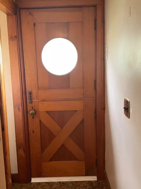 Entry Way - 87 Ashfield Rd, Conway, MA 01341 photo 4 of 4