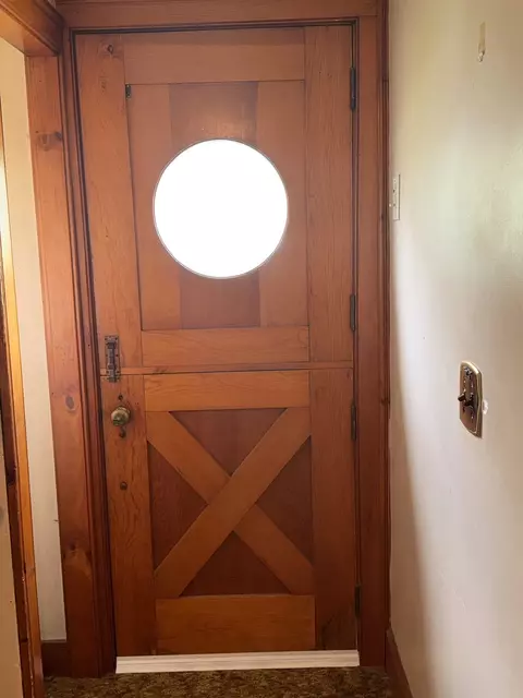 Entry Way - 87 Ashfield Rd, Conway, MA 01341 photo 3 of 4