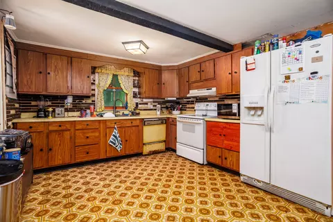 Kitchen - 87 Ashfield Rd, Conway, MA 01341 photo 1 of 2