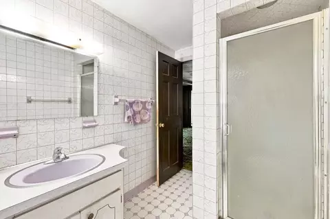 Bath - 8 Charlesgate Rd, Walpole, MA 02081 photo 1 of 3