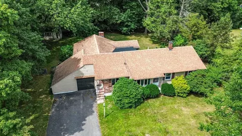 View/Area - 8 Charlesgate Rd, Walpole, MA 02081 photo 2 of 4
