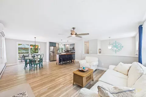 Living - 7 Marks Cove Rd, Wareham, MA 02571 photo 3 of 4