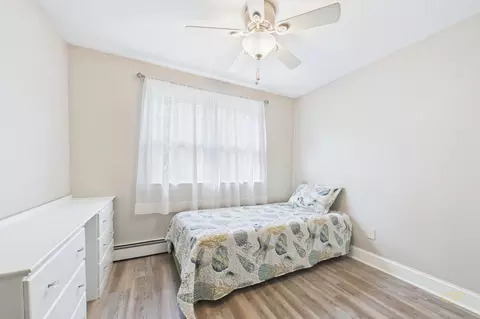 Bedroom - 7 Marks Cove Rd, Wareham, MA 02571 photo 3 of 7