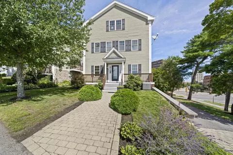 248 Presidents Ln #6, Quincy, MA 02169