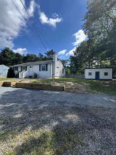 Exterior - 111 Wareham Lake Shore Dr, Wareham, MA 02571 photo 3 of 9