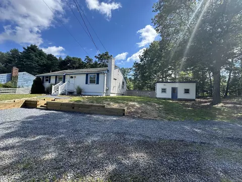Exterior - 111 Wareham Lake Shore Dr, Wareham, MA 02571 photo 5 of 9